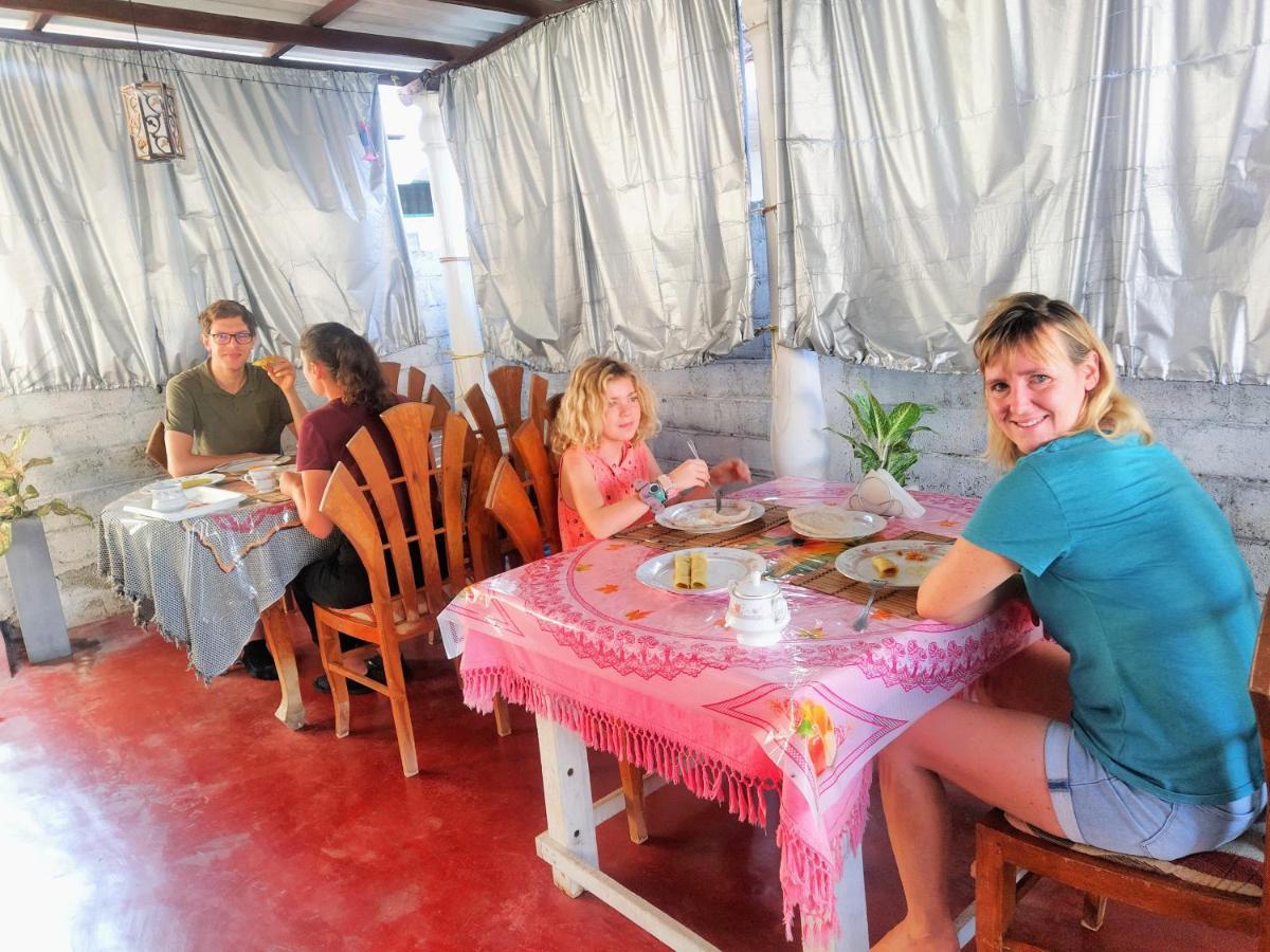 Hotel Gloriya Mathews Negombo Zewnętrze zdjęcie